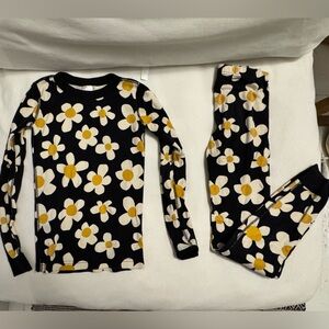 Hanna Andersson Black and Yellow Floral Kids Pajama Set